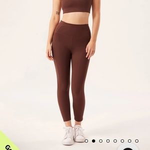 Girlfriend compression pocket legging